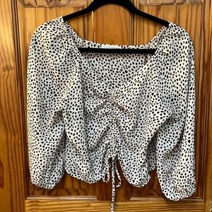 Blouse tan and black